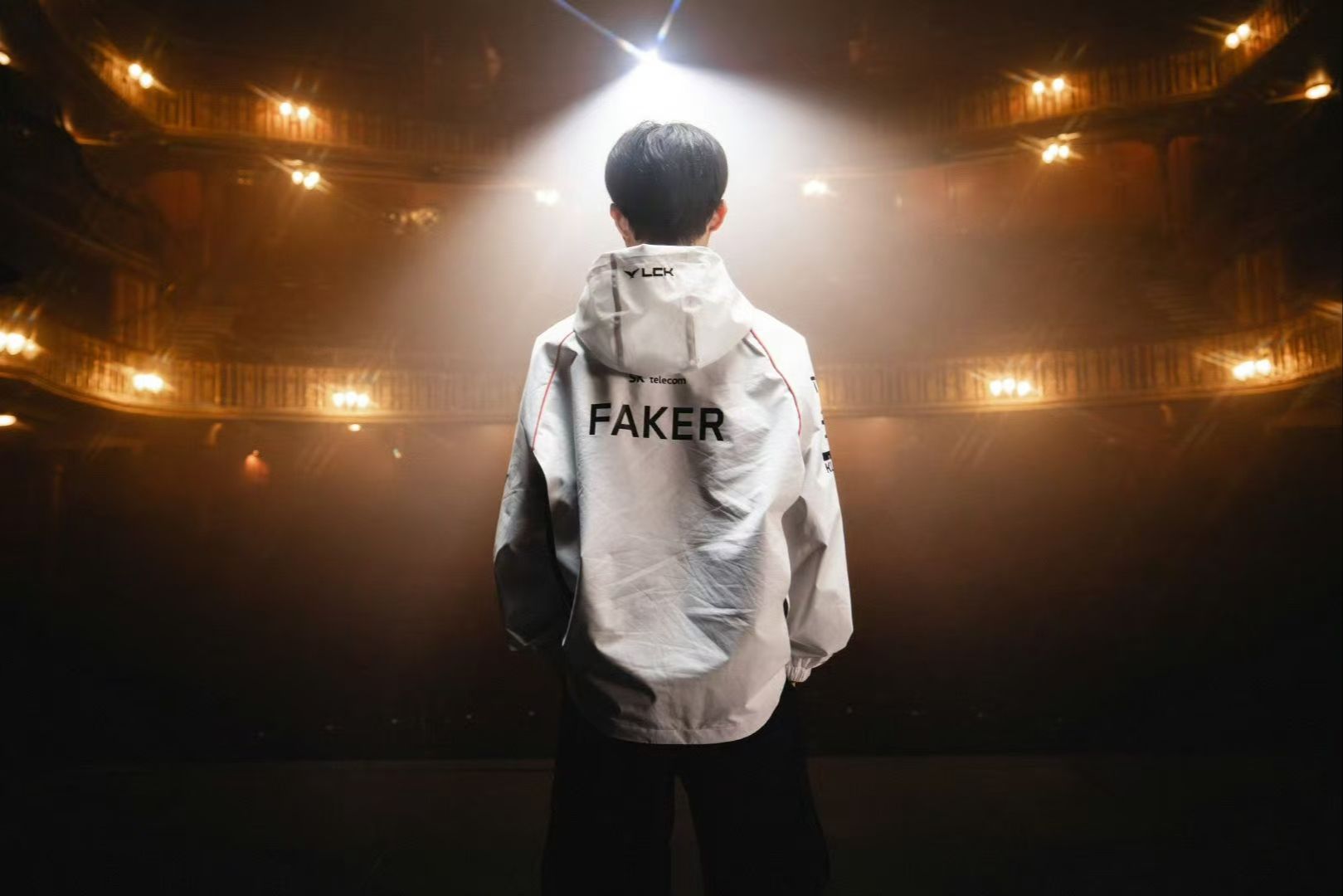 Kingen Alola尽力抓住Ertahan！双C支持 Hanwha Life Esports ，在第一场比赛中拒绝翻盘并击败 Nongshim RedForce 。