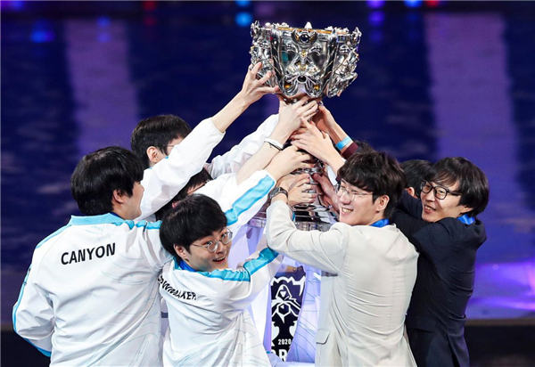 G2, FaZe, Legacy , 和 FURIA Esports 在 FISSURE Playground 2 开局获胜