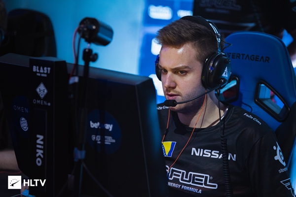 电竞比分杭州亚运会电子竞技项目国家集训队合影